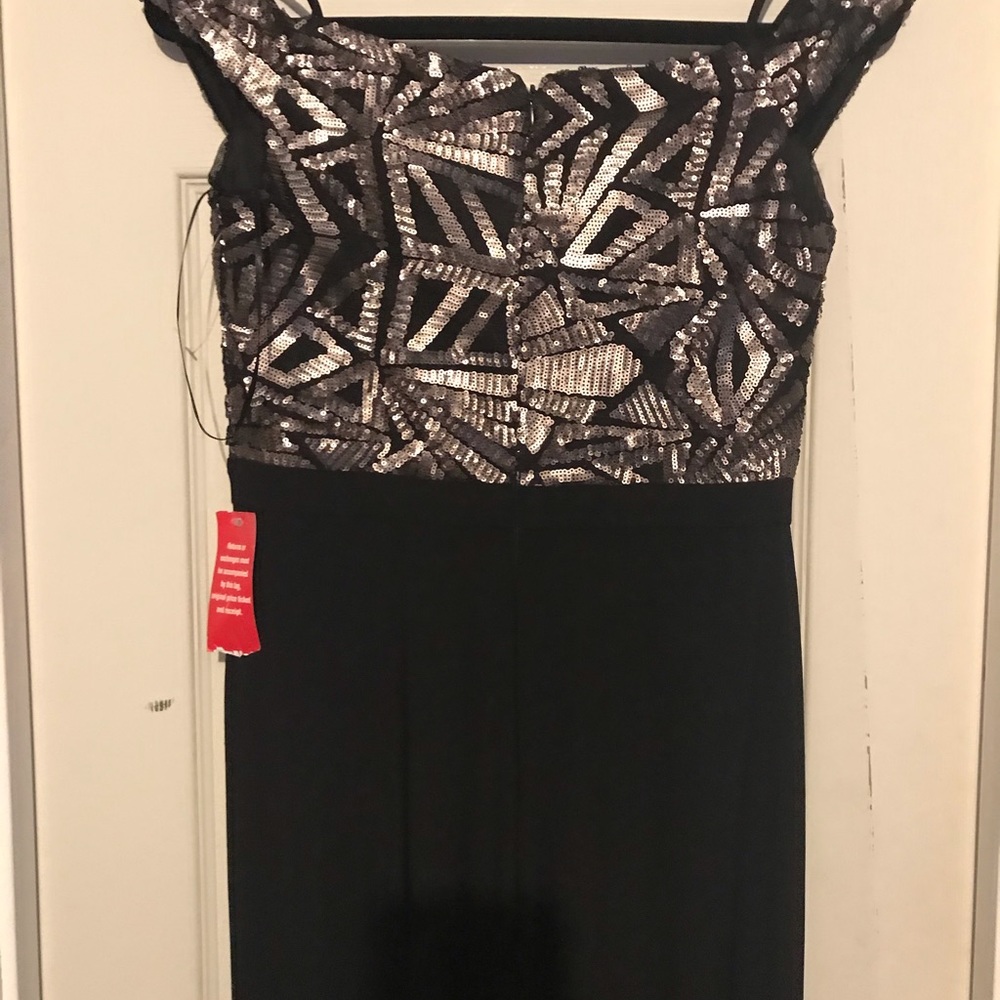 Dress - Picture 3 of 6